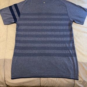Lulu lemon t-shirt Men’s Medium